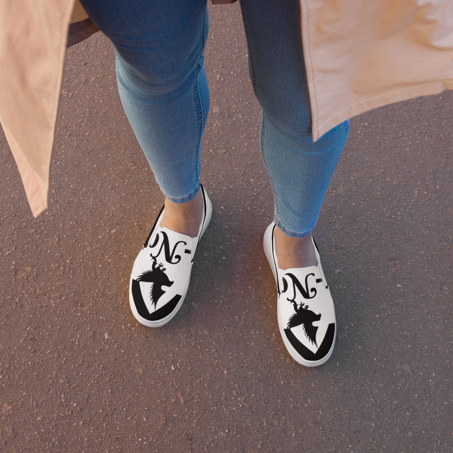 Women’s slip-on canvas shoes