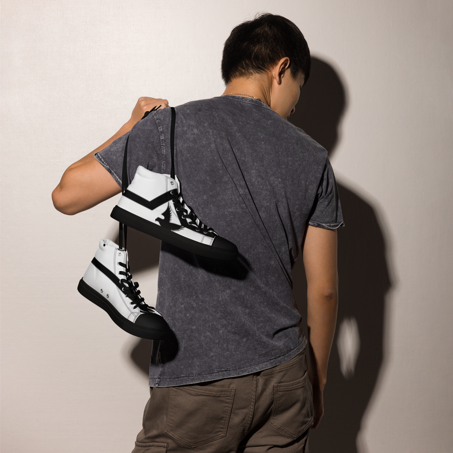 Men’s high top canvas shoes