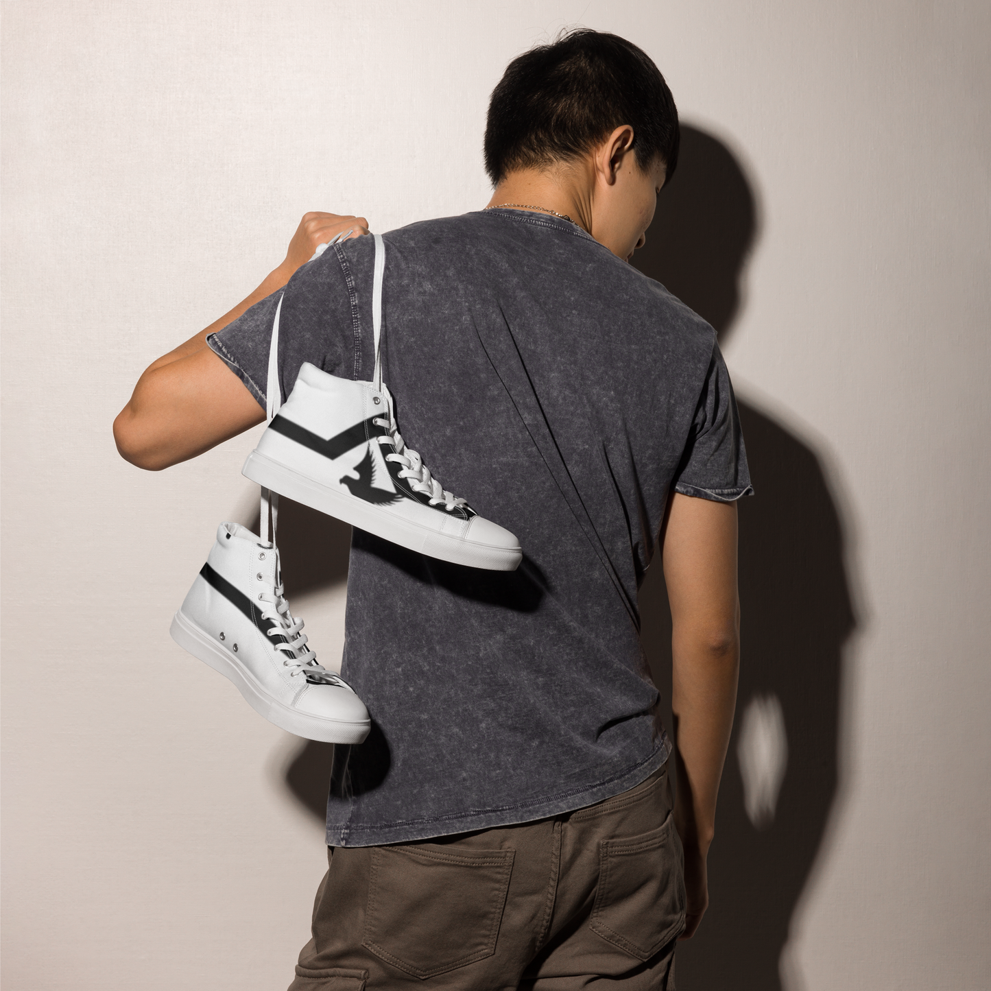 Men’s high top canvas shoes